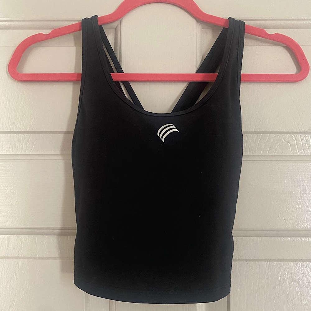 black cropped sports top